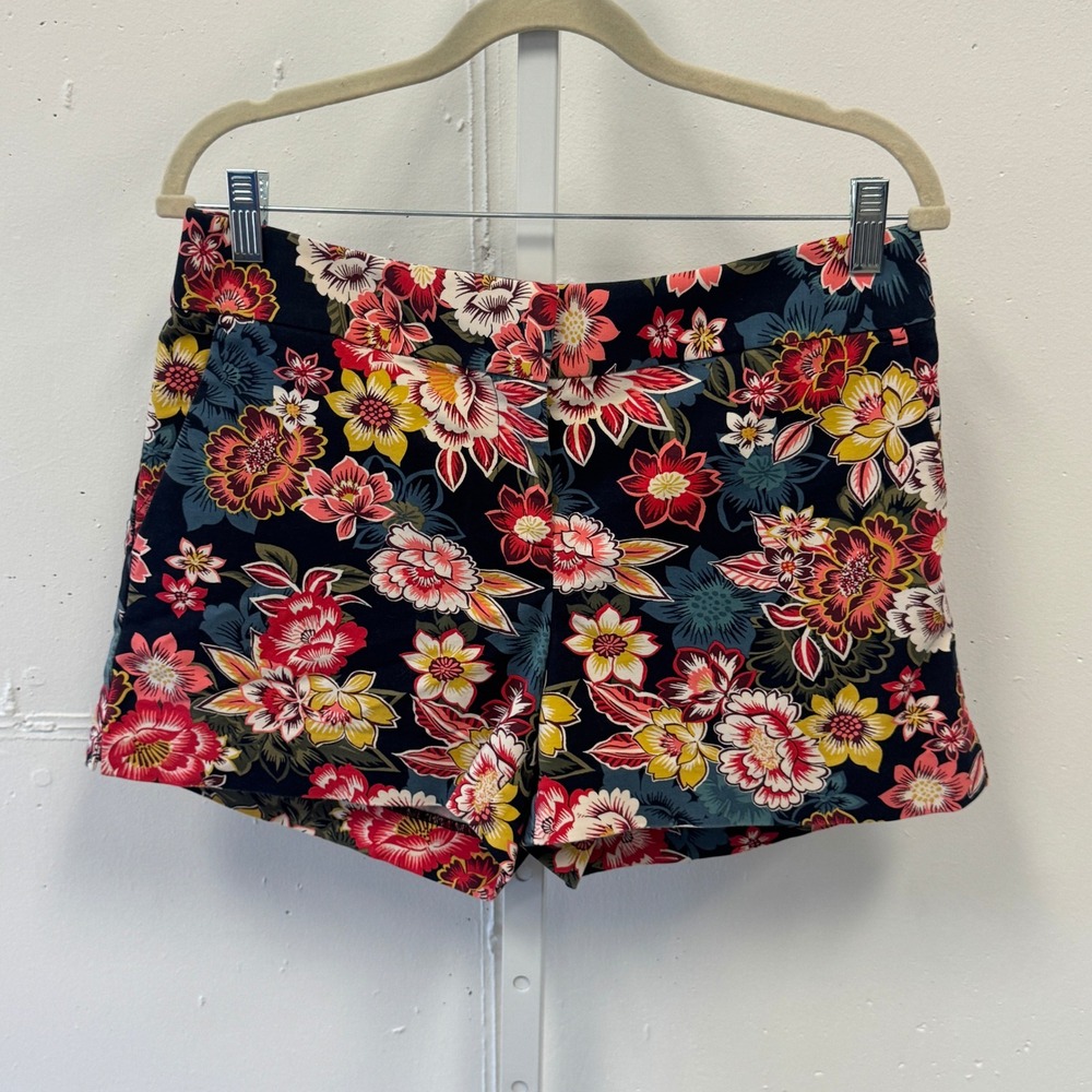 LOFT Women Navy Floral Cotton Blend Bermuda Shorts Size 6 Stretch Summer